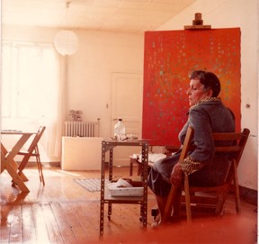 Helen Zongolopoulou at her studio in Paris in 1981