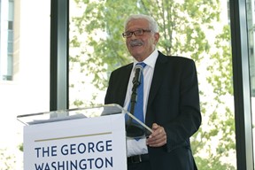 Γιώργος Σταθόπουλος, Επιμελητής εκθέσεων